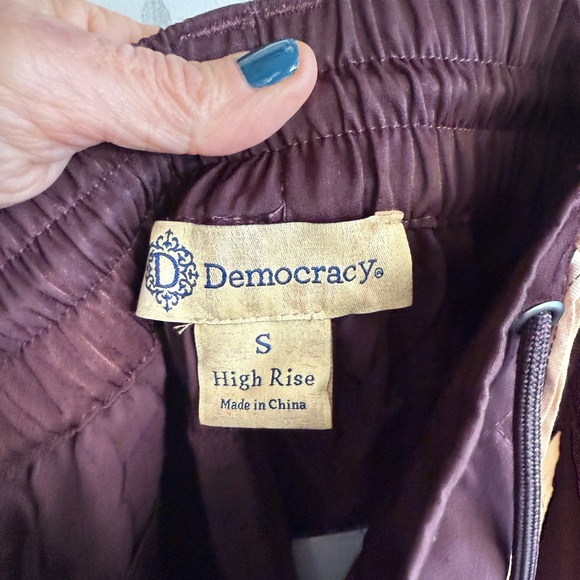 Democracy Dark Burgundy Cargo Jogger Pants NWT - Picture 6 of 9